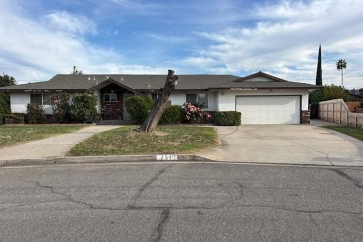 751 S Fairway Ave Fresno, CA 93727, Fresno County
