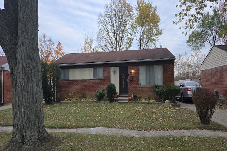 6523 Gloria St Romulus, MI 48174, Wayne County