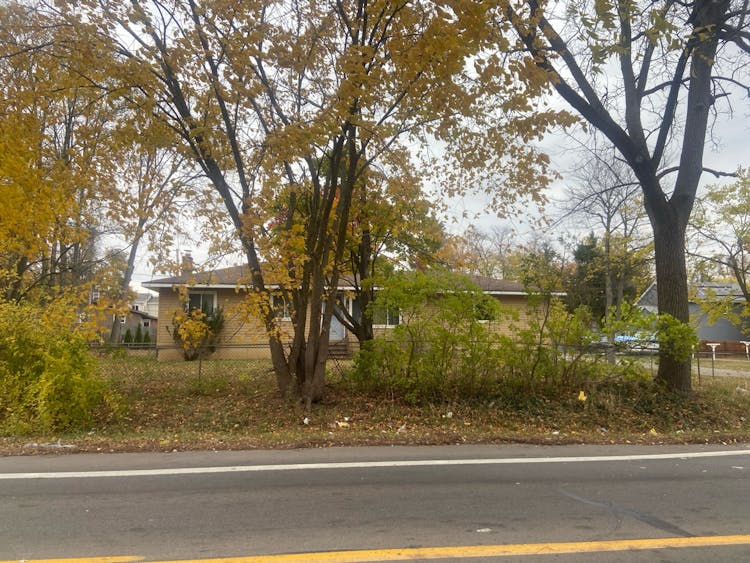 4920 Cass Elizabeth Rd Waterford, MI 48327-3217, Oakland County