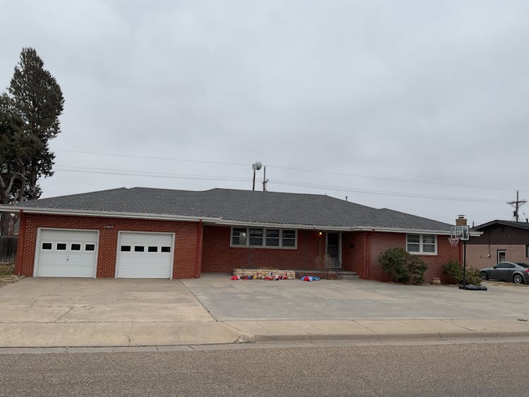 104 Chelsea Ave Dumas, TX 79029, Moore County
