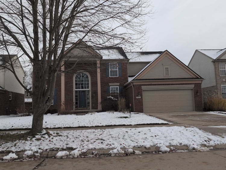 49620 Dunhill Dr Macomb, MI 48044, Macomb County