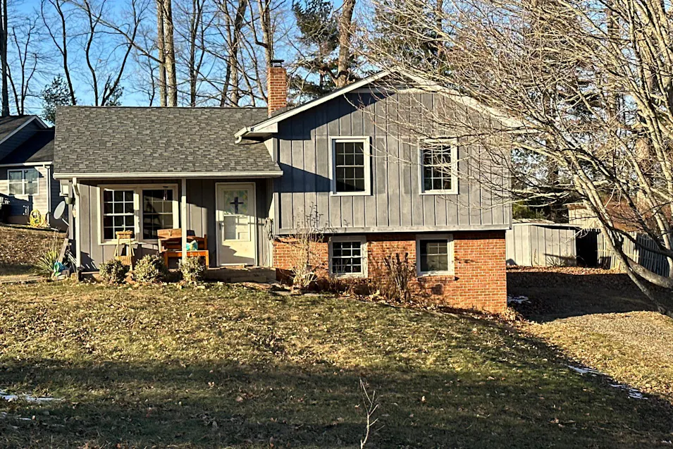 77 Amelia Lane Hillsville, VA 24343, Carroll County