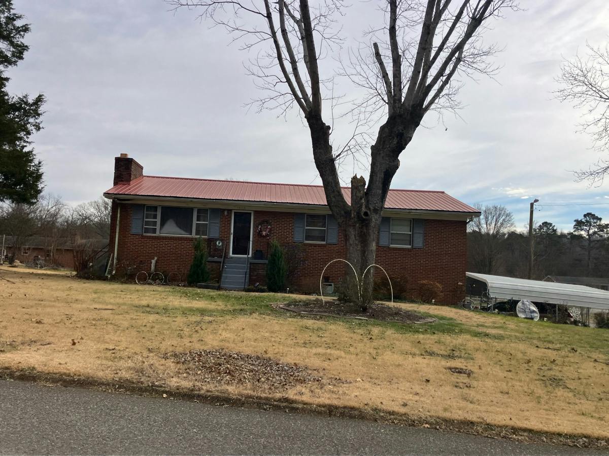 Russwood Dr, Knoxville, TN 37920