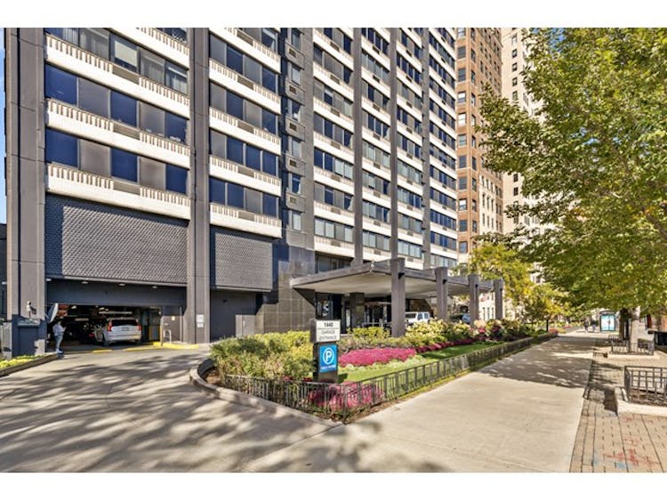 1440 N Lake Shore Dr 21h Chicago, IL 60610, Cook County
