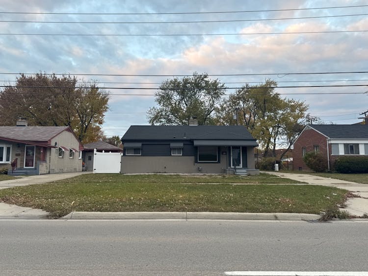 5367 E 13 Mile Rd Warren, MI 48092, Macomb County