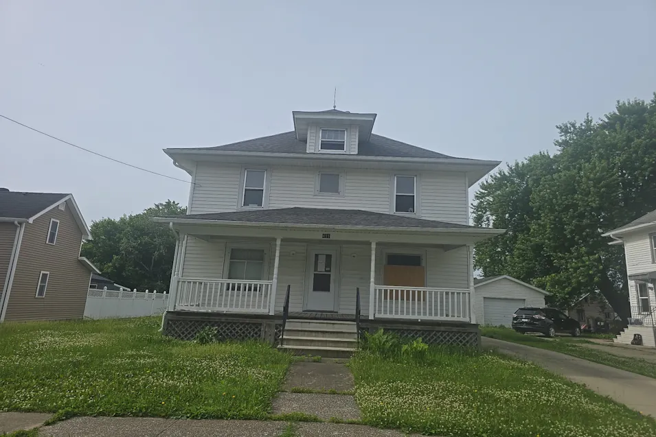 411w 3rd St Sumner, IA 50674, Bremer County