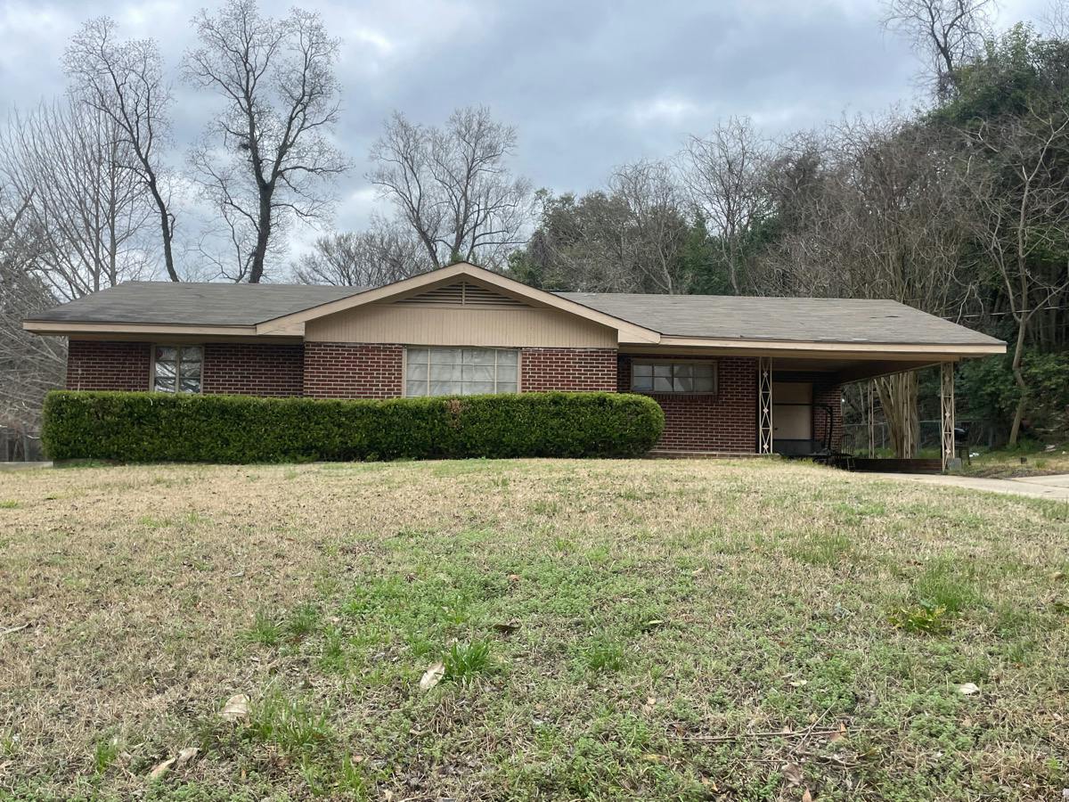 Haas St, Vicksburg, MS 39180