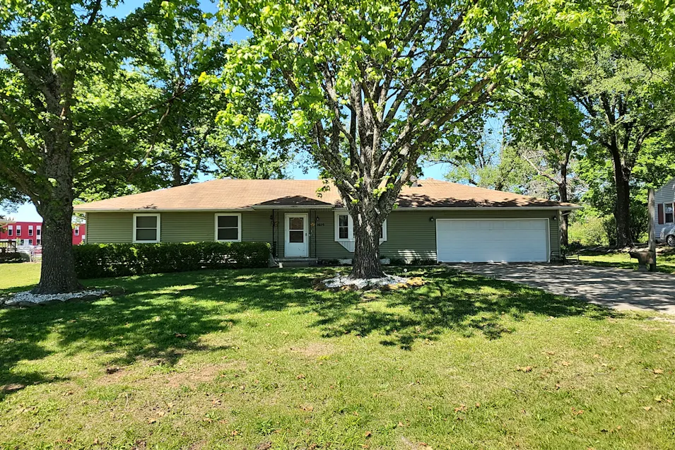 1615 N. Ash St. Nevada, MO 64772, Vernon County