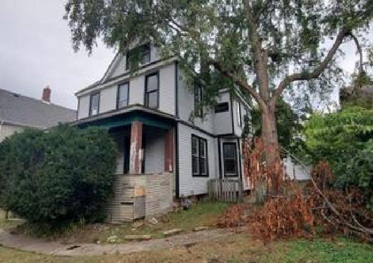 1043 19th Street Rock Island, IL 61201, Rock Island County