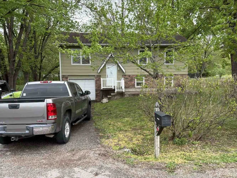 3871 McVey Rd Sedalia, MO 65301, Pettis County
