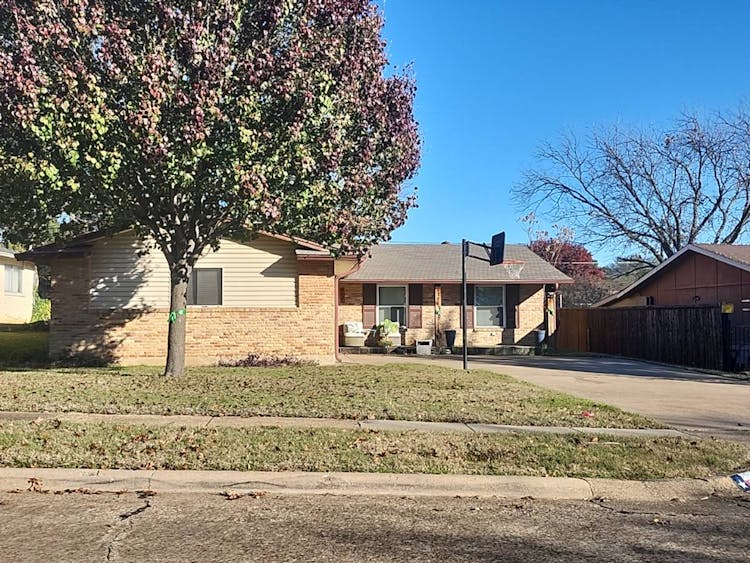 4621 Baystone Dr Dallas, TX 75211, Dallas County