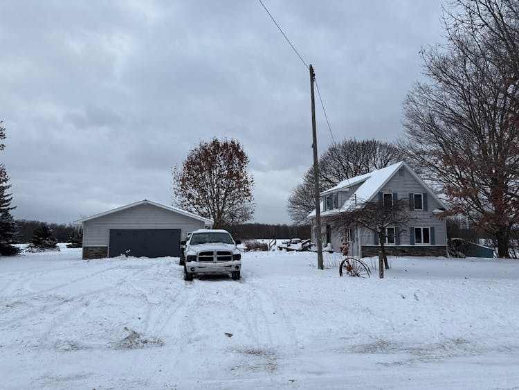 8395 21 Mile Rd Marion, MI 49665, Osceola County