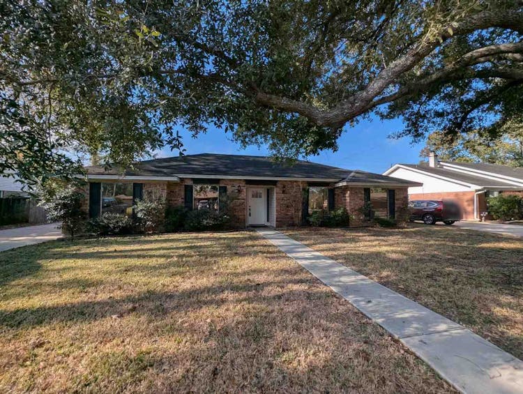 845 Chatwood Dr Beaumont, TX 77706, Jefferson County