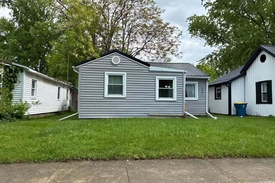 1323 West Cherry Street Bluffton, IN 46714, Wells County