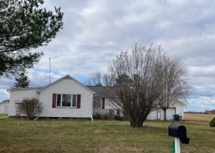 13300 Sharon Rd Saint Charles, MI 48655, Saginaw County