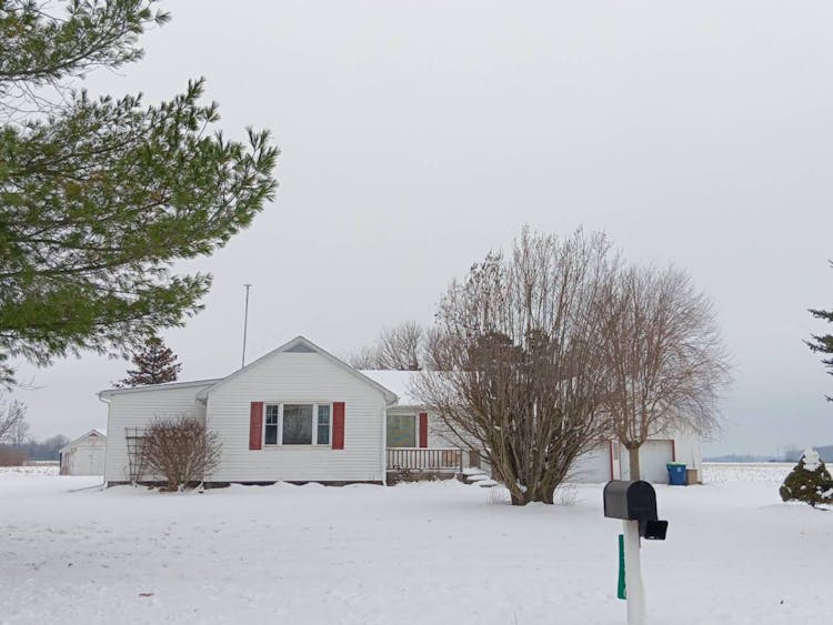 13300 Sharon Rd Saint Charles, MI 48655, Saginaw County