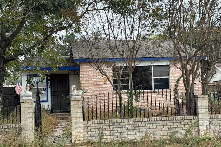 601 4th St Natalia, TX 78059, Medina County