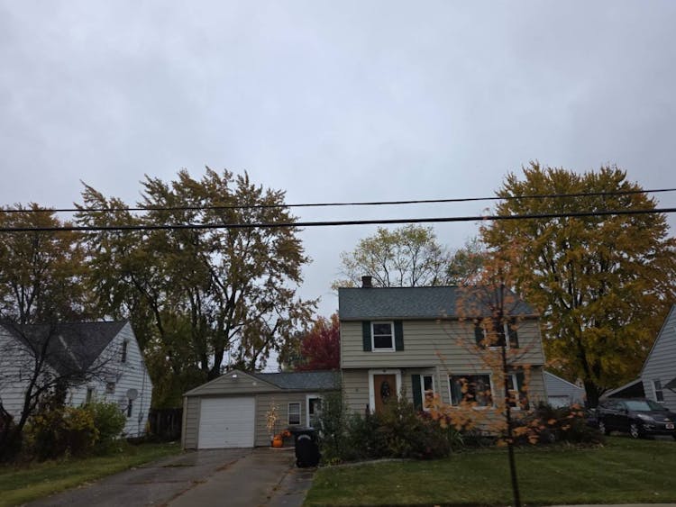 337 Penfield Ave C06 Elyria, OH 44035, Lorain County