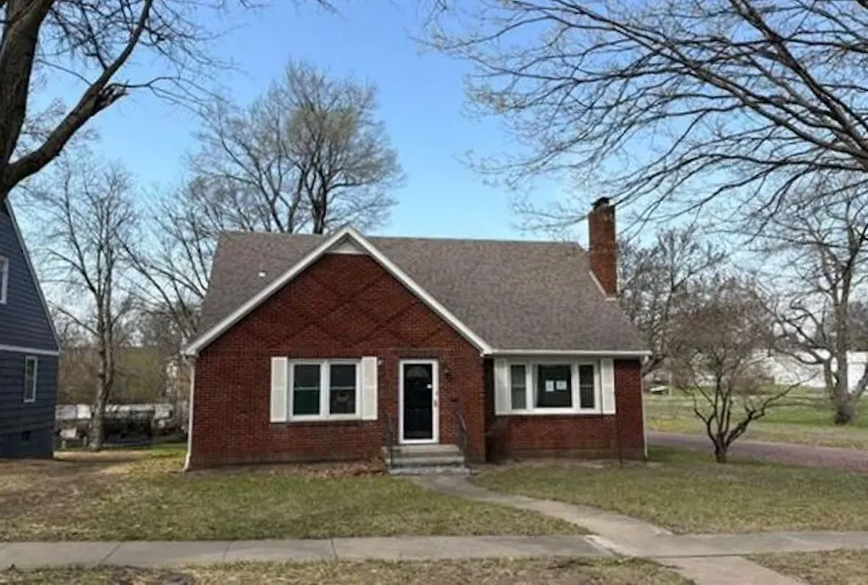 1700 Olive St Higginsville, MO 64037, Lafayette County