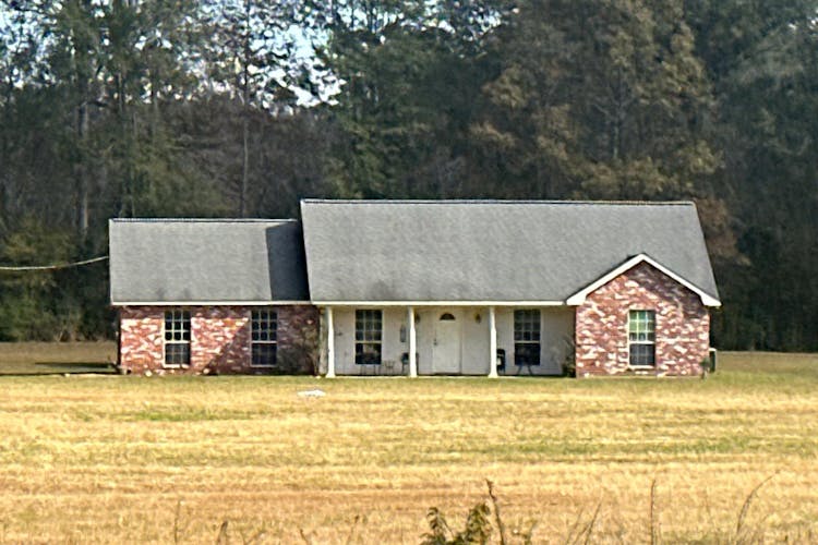 1122 Berthadale Rd. McComb, MS 39648, Pike County