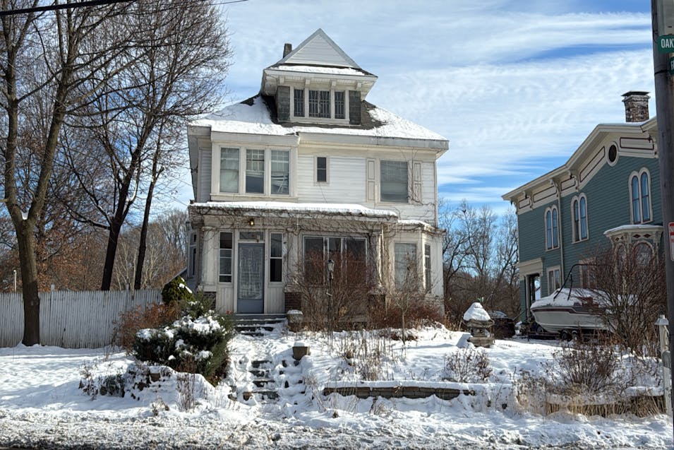 143 Oakwood Ave Troy, NY 12180, Rensselaer County