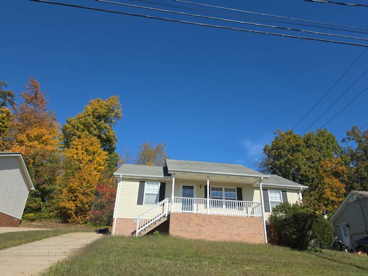 353 Donna Drive Clarksville, TN 37042, Montgomery County