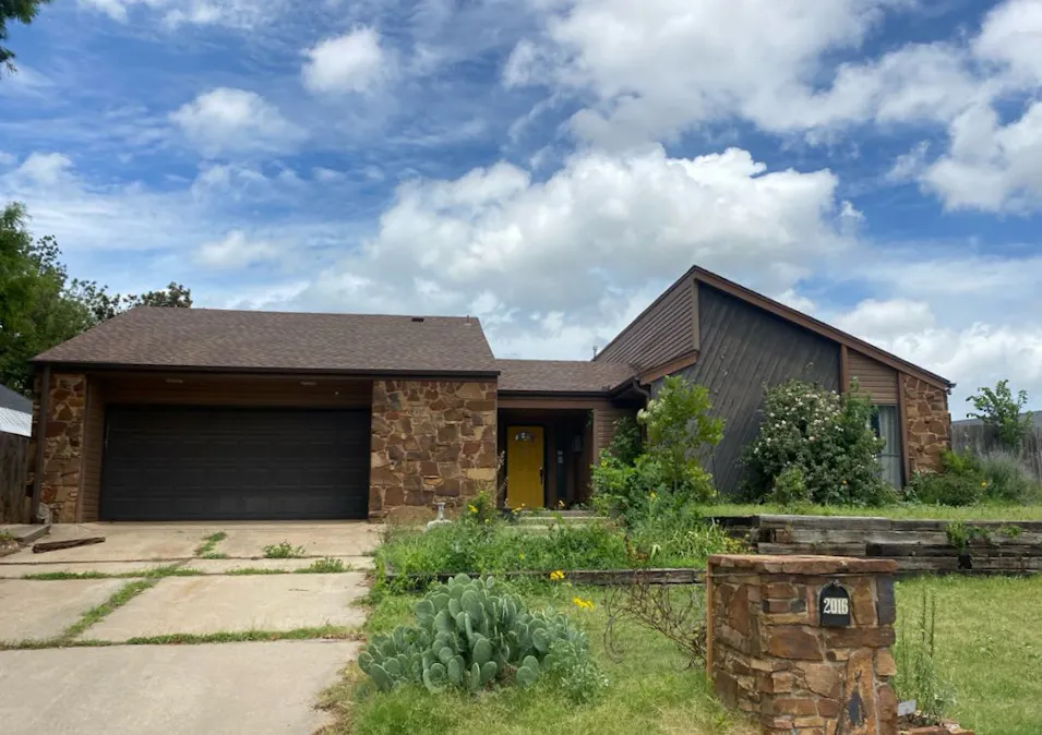 2016 Edinburg Dr Yukon, OK 73099, Canadian County