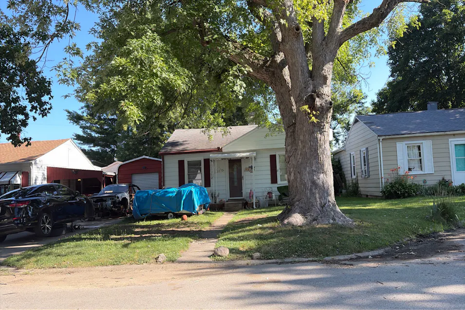 318 E 39th St Anderson, IN 46013, Madison County