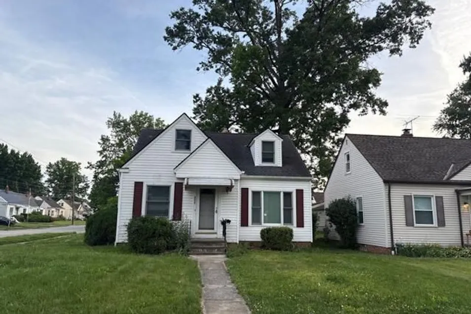 488 E 328th Street Willowick, OH 44095, Lake County