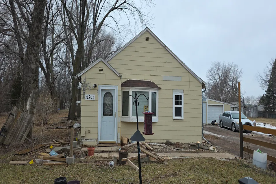 2921 N Highland Ave Sioux Falls, SD 57104, Minnehaha County