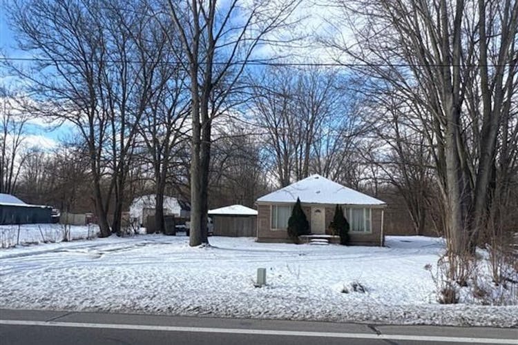 22500 Sumpter Rd Belleville, MI 48111-8971, Wayne County