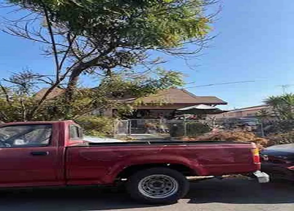 1121 West 48th St Los Angeles, CA 90037, Los Angeles County