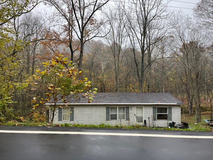 31399 State Route 278 McArthur, OH 45651, Vinton County