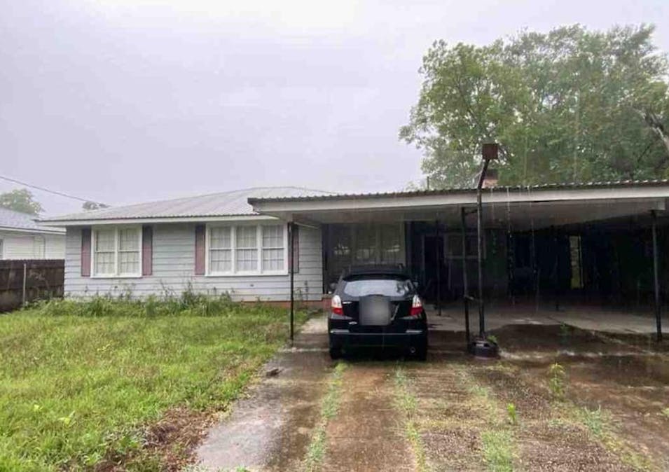 811 Shriever St Jennings, LA 70543, Acadia County