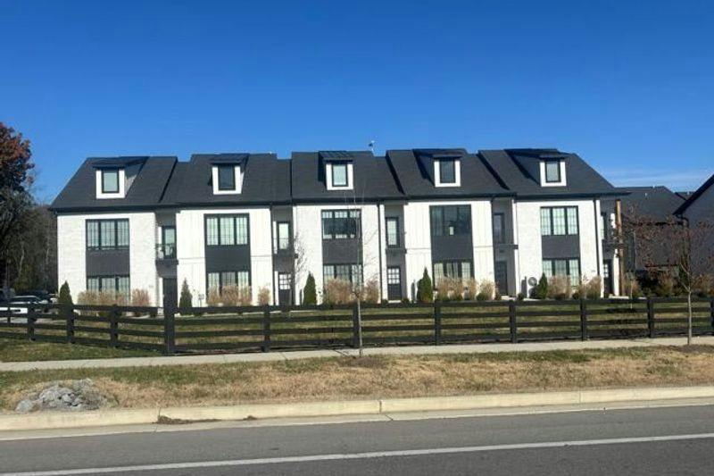 Sophia Rain Dr, Nashville, TN 37218