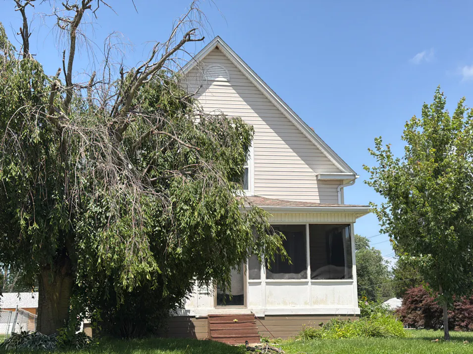 1063 E Chestnut St Canton, IL 61520, Fulton County