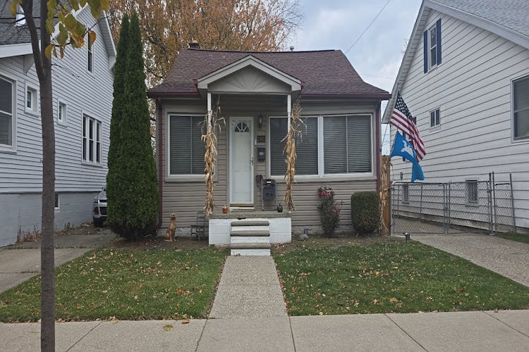 23905 Elmira St Saint Clair Shores, MI 48082, Macomb County