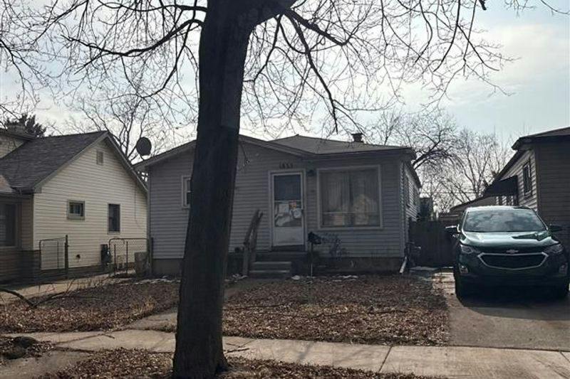 Euclid St, Lincoln Park, MI 48146