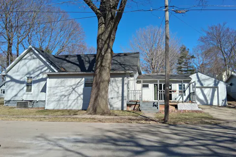 804 Monroe Ave, Dixon, IL 61021, Lee County