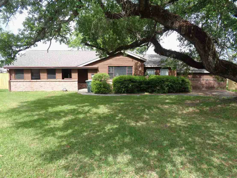 906 8Th Ave Lake Charles, LA 70601, Calcasieu County