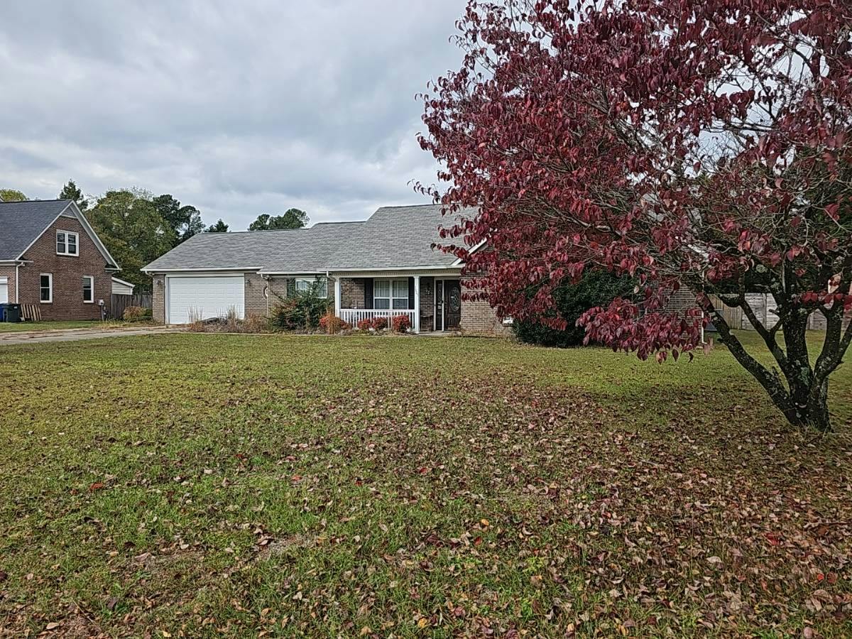Lester Dr, Fayetteville, NC 28311