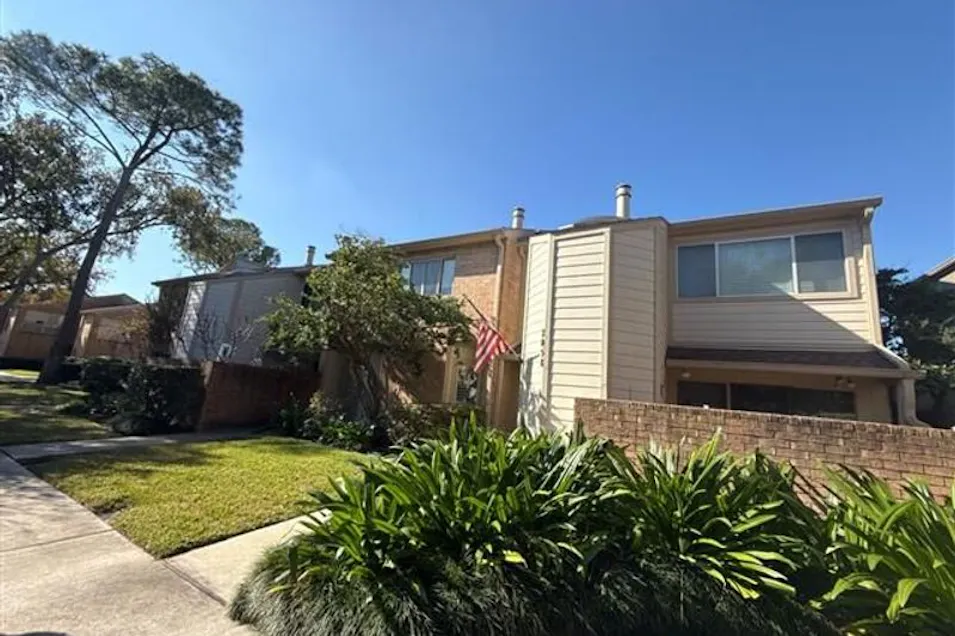 2064 Augusta Dr #3/9 Houston, TX 77057, Harris County