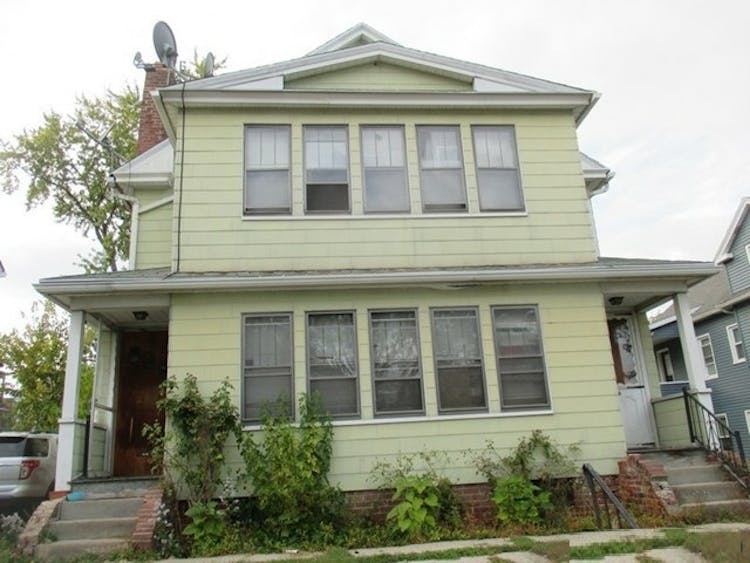 225 -227 Beech St Holyoke, MA 01040, Hampden County