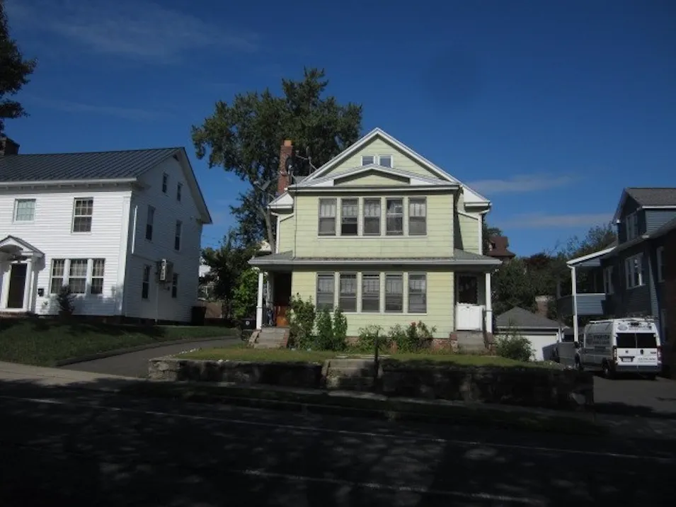 225 -227 Beech St Holyoke, MA 01040, Hampden County