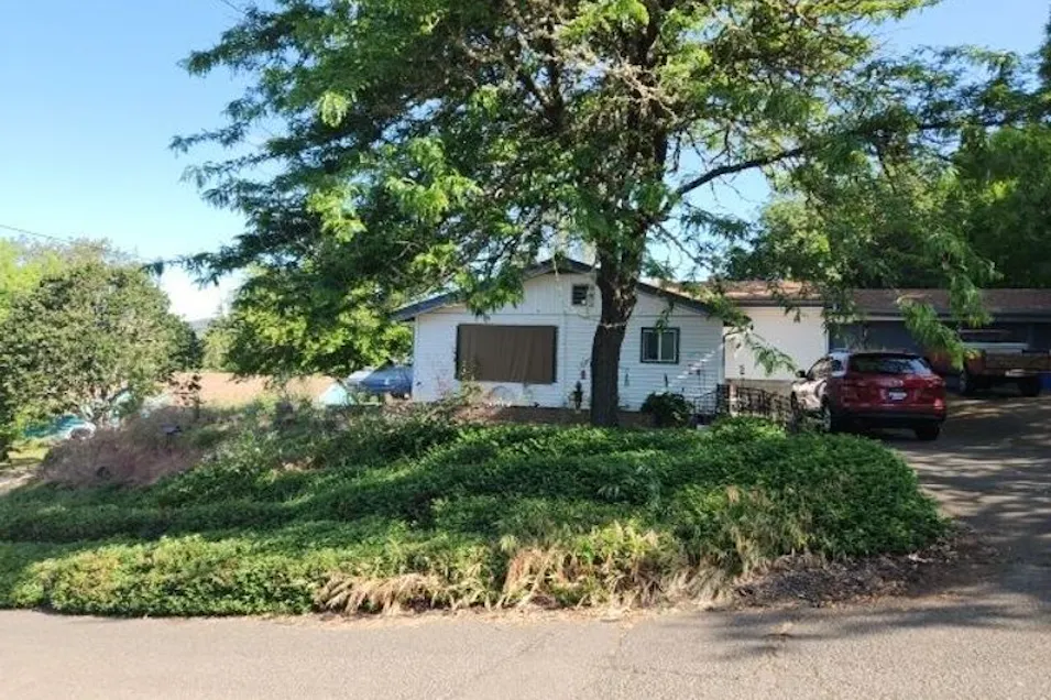 150 SW Brantley Dr Winston, OR 97496, Douglas County