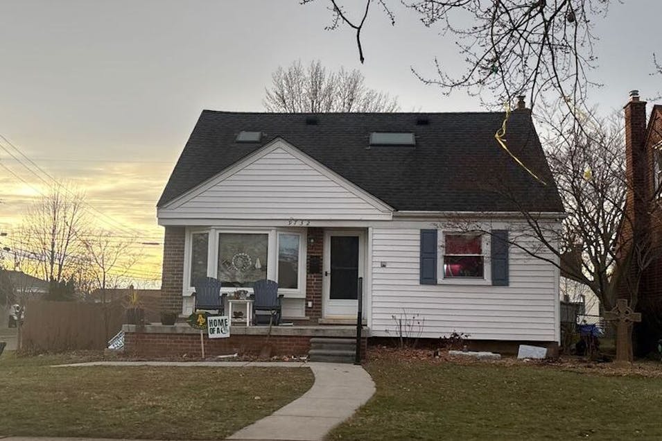 9732 Fox Ave Allen Park, MI 48101-1391, Wayne County