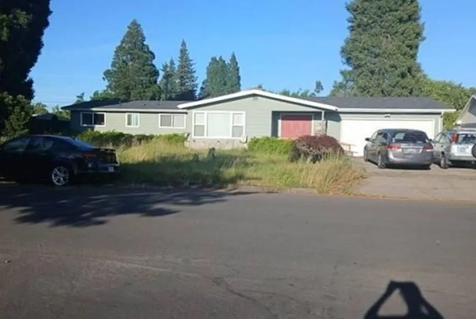 2425 Grovedale Dr Springfield, OR 97477, Lane County