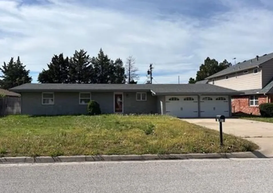 13 Cherokee Ln Hutchinson, KS 67502, Reno County