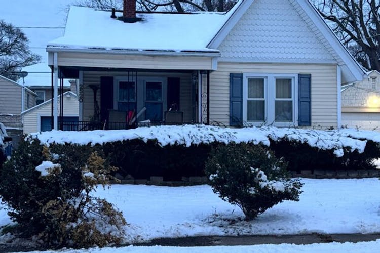 2520 Altoona St Flint, MI 48504, Genesee County