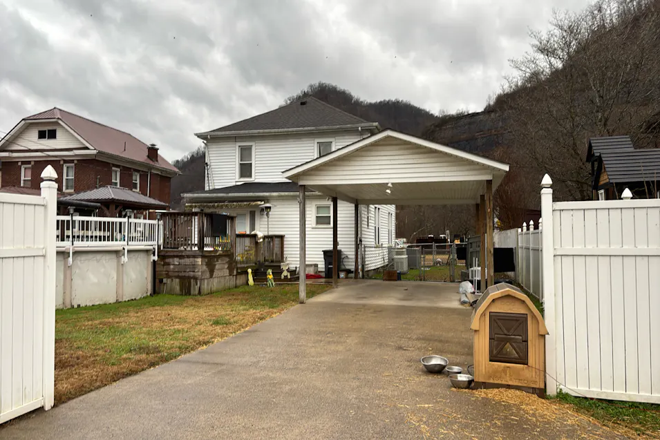 76 Discovery Drive Stollings, WV 25646, Logan County